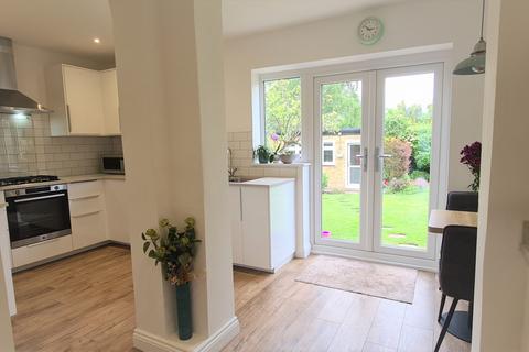 1 Bohun Grove, Barnet, EN4 8UA