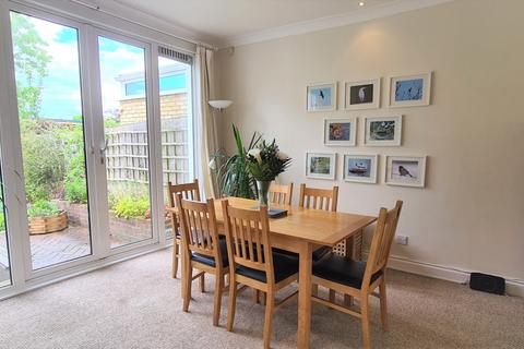 1 Bohun Grove, Barnet, EN4 8UA