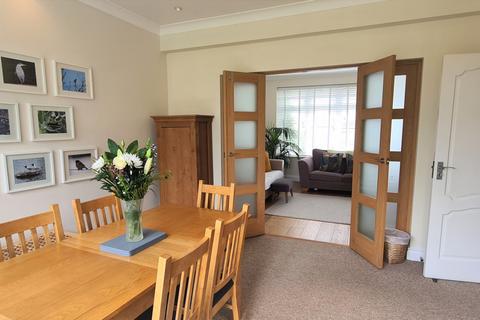 1 Bohun Grove, Barnet, EN4 8UA