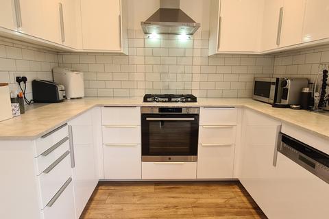 1 Bohun Grove, Barnet, EN4 8UA