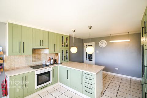 12 Buckden Close, Thornton-cleveleys, FY5 1DS