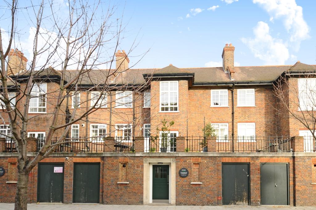 Davidson Gardens Vauxhall SW8 3 bed flat £2,450 pcm (£565 pw)