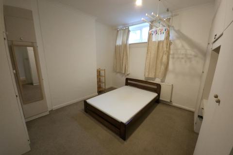 1 bedroom ground floor maisonette to rent, Station Road, London, N3