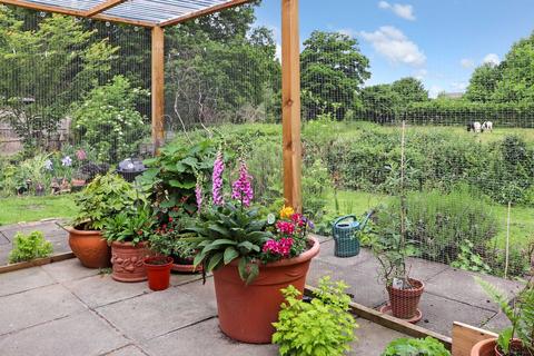 2 Farm Close, Worplesdon, Guildford, GU3 3QQ