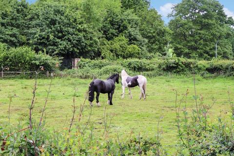 2 Farm Close, Worplesdon, Guildford, GU3 3QQ