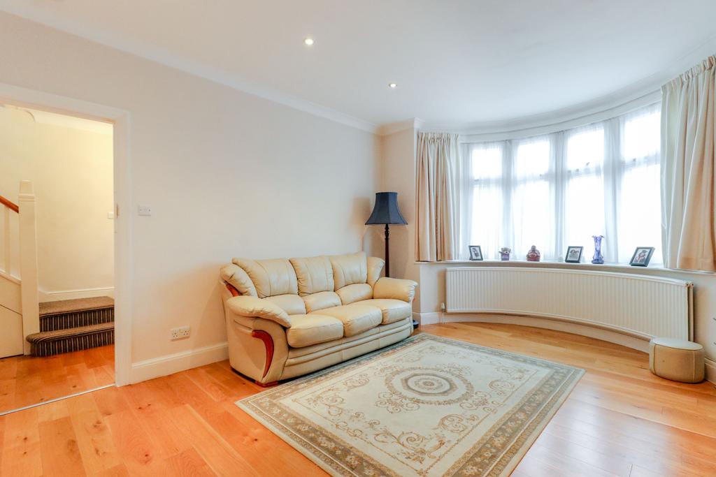 Ridge Avenue, N21 4 bed semidetached house for sale £800,000