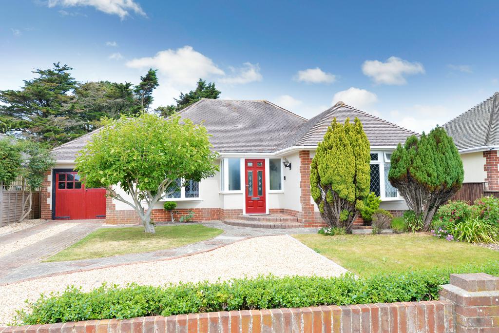 Solent Drive, Barton On Sea, New Milton 3 bed bungalow £875,000