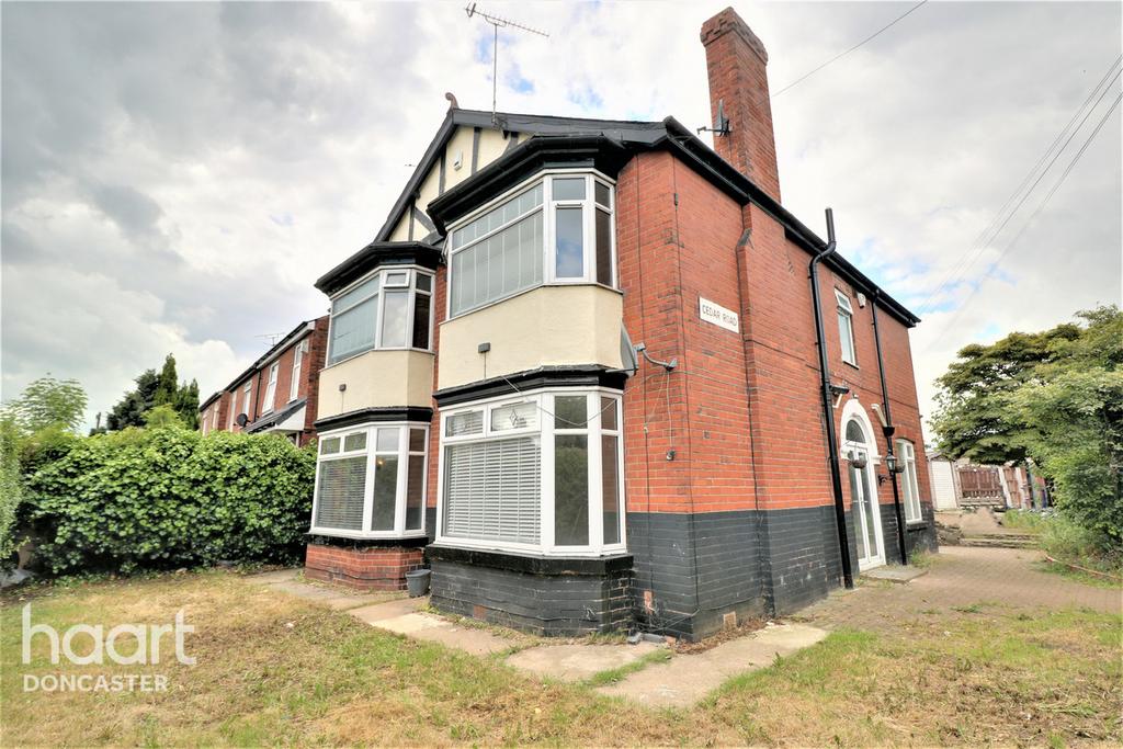 Cedar Road, Doncaster 4 bed detached house £210,000