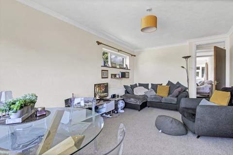23 Broyle Close, Chichester, PO19 6BG