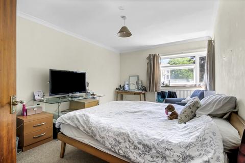 23 Broyle Close, Chichester, PO19 6BG