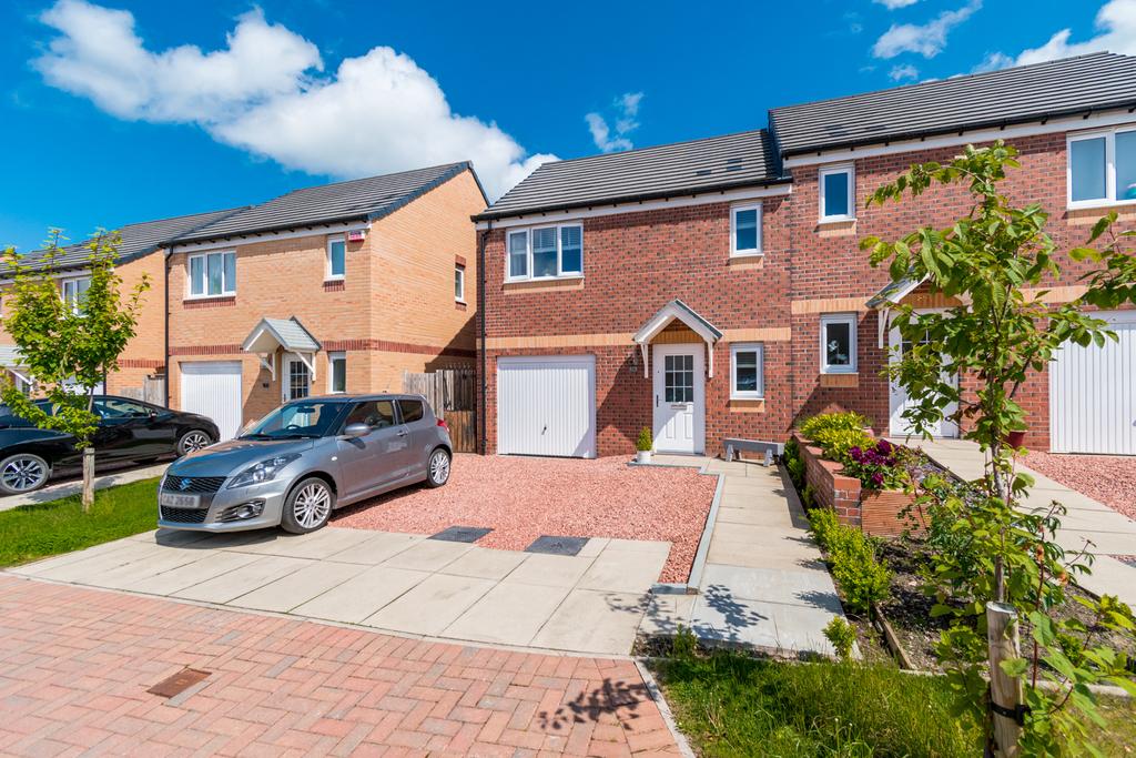 56 Whitehouse Avenue, Gorebridge, EH23 3 bed semidetached house £210,000