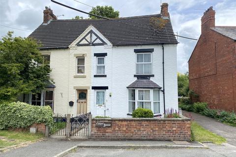 2 bedroom semi-detached house for sale - Bangor Road, Overton, Wrexham, LL13