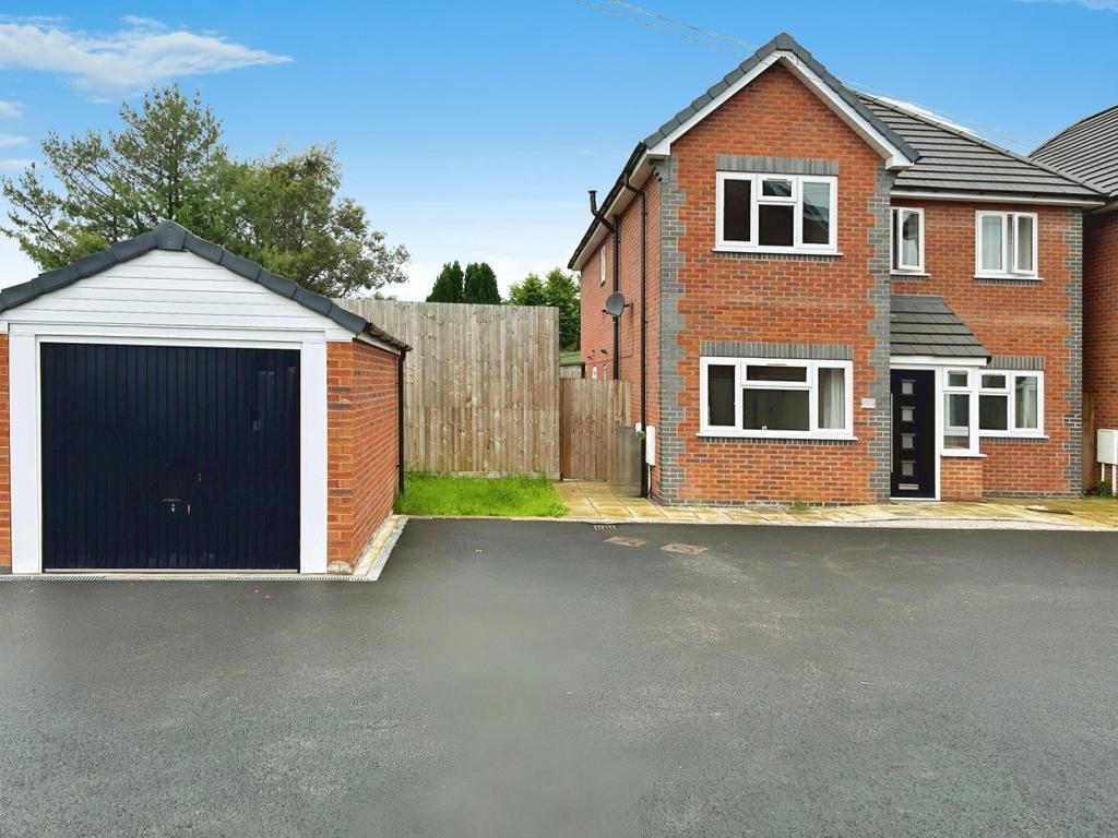 Wood Lane, Short Heath, Willenhall, WV12 5 bed detached house £1,495