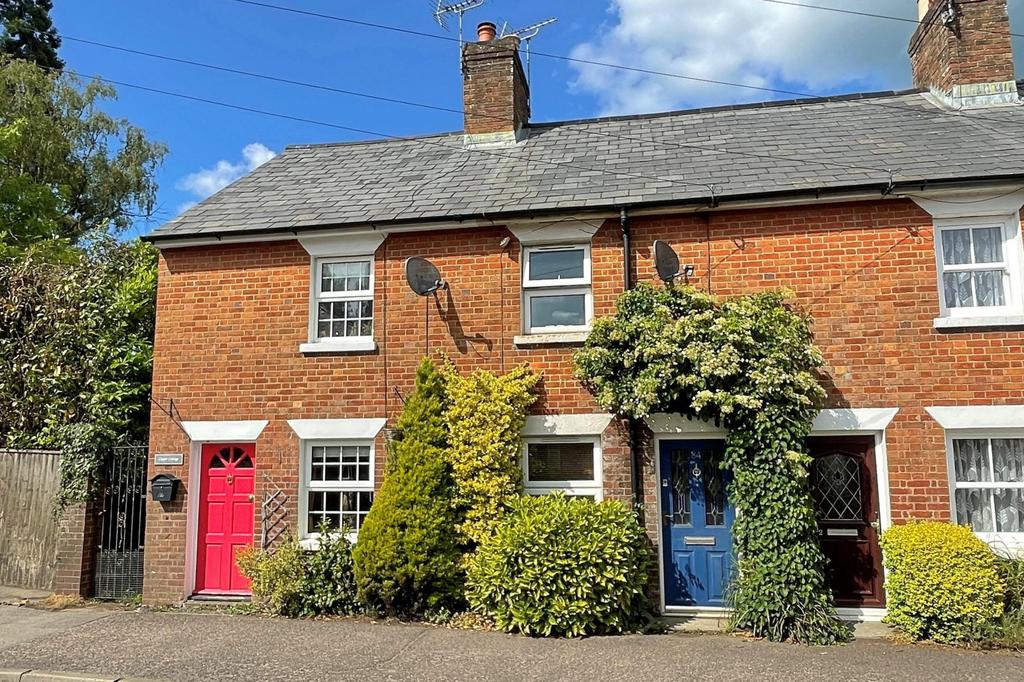 Fordingbridge 2 bed end of terrace house £300,000