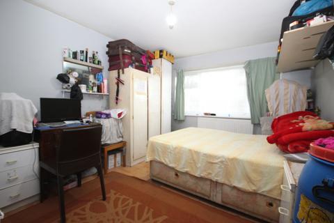 2 bedroom flat for sale - Bowrons Avenue, Wembley, Middlesex HA0