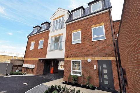 2 bedroom apartment to rent, Cherrywood Heights, Clifton Road, Loughton, IG10