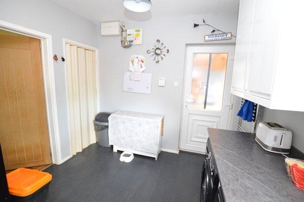 Breakfast/kitchen