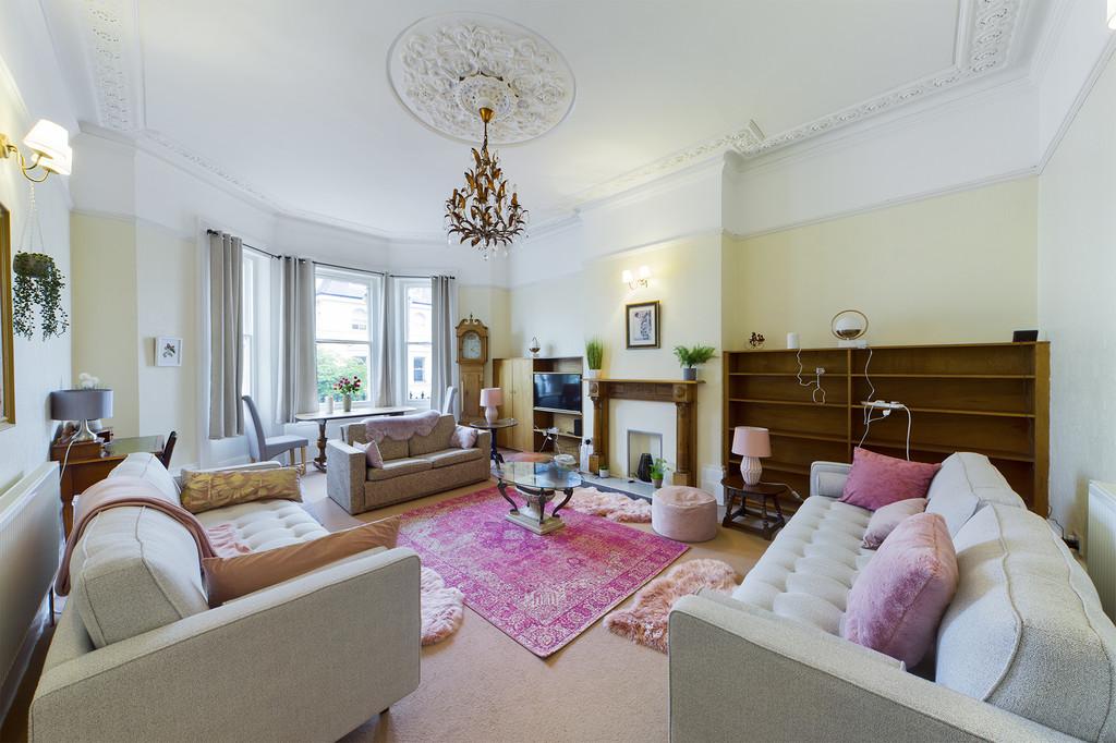 Clifton Crescent, Folkestone 3 bed apartment for sale £360,000