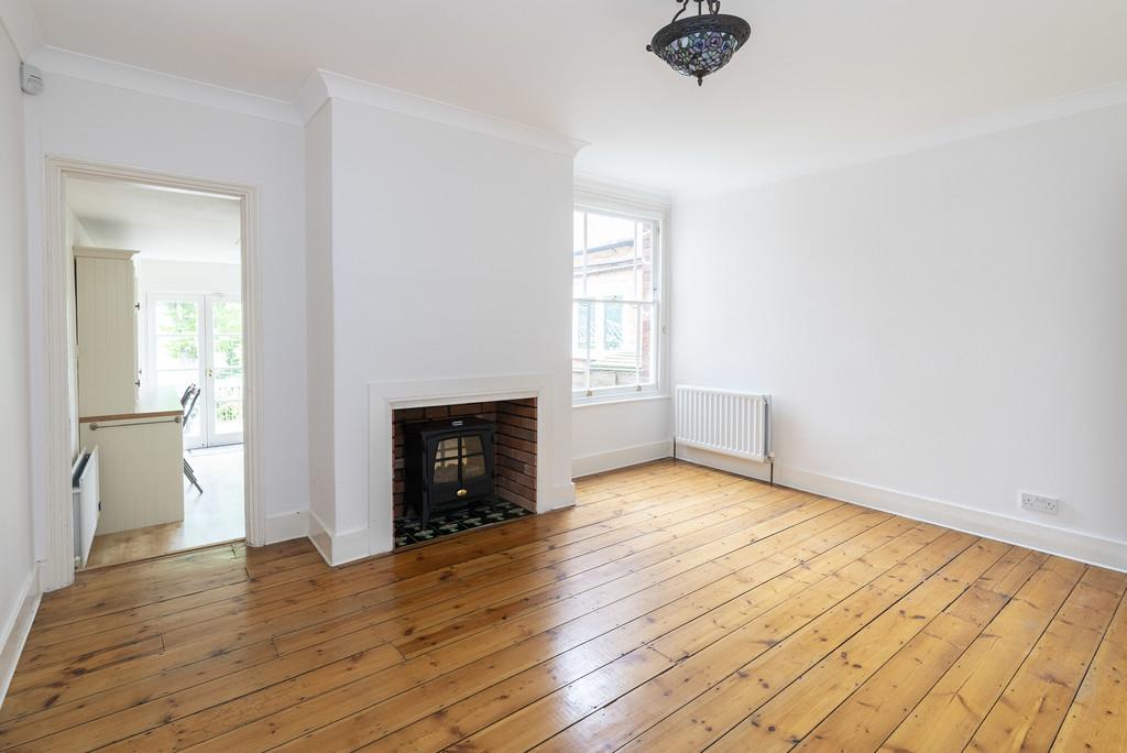 Rothes Road, Dorking 4 bed terraced house to rent £2,875 pcm (£663 pw)