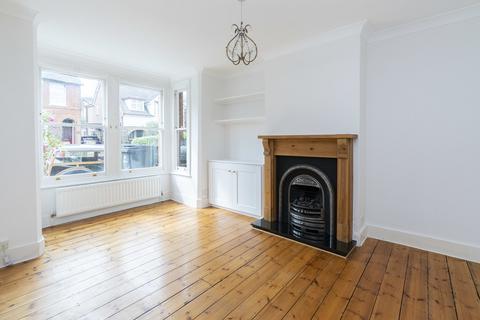 4 bedroom terraced house to rent, Rothes Road, Dorking