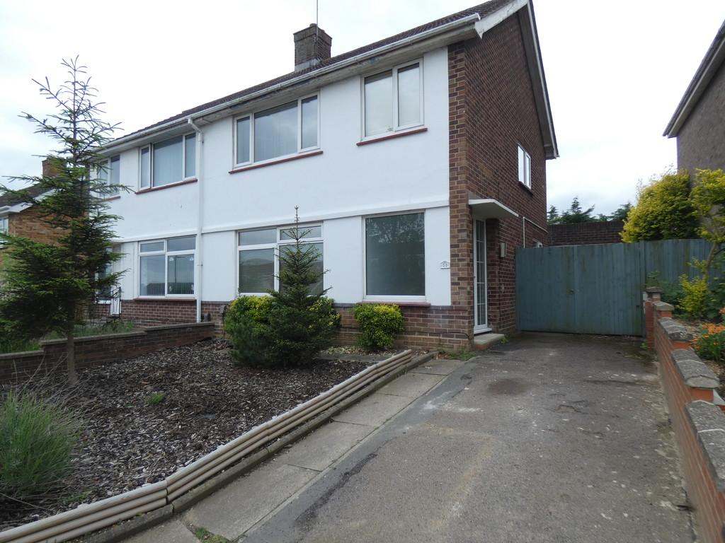 Curlew Crescent, Bedford 3 bed semidetached house £1,100 pcm (£254 pw)