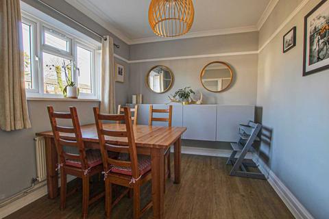 101 Grove Road, Emmer Green, Reading, RG4 8LW