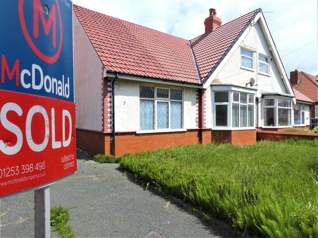 Sandhurst Avenue, Bispham, Blackpool 4 bed semidetached house £220,000