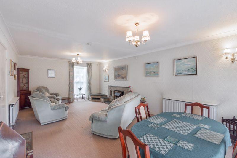 Albany Mews, Montagu Avenue... 1 bed apartment £175,000