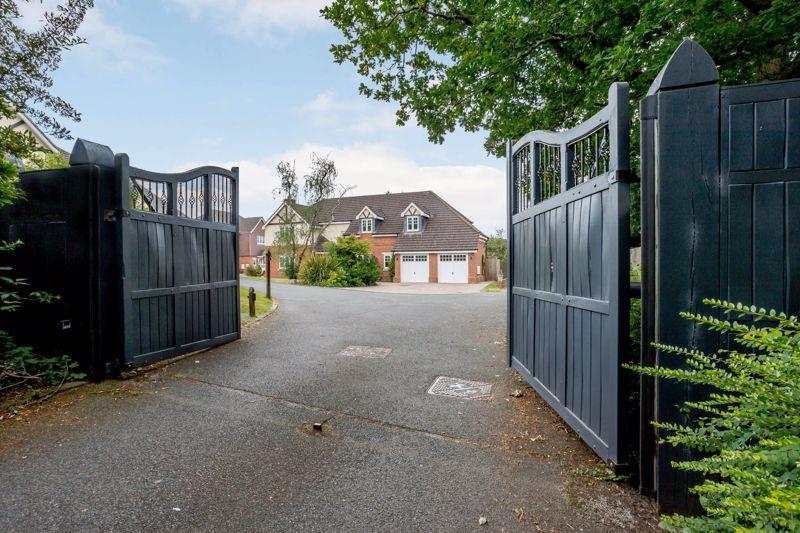 Shenstone House and 5 Elford Close 7 bed detached house £1,850,000