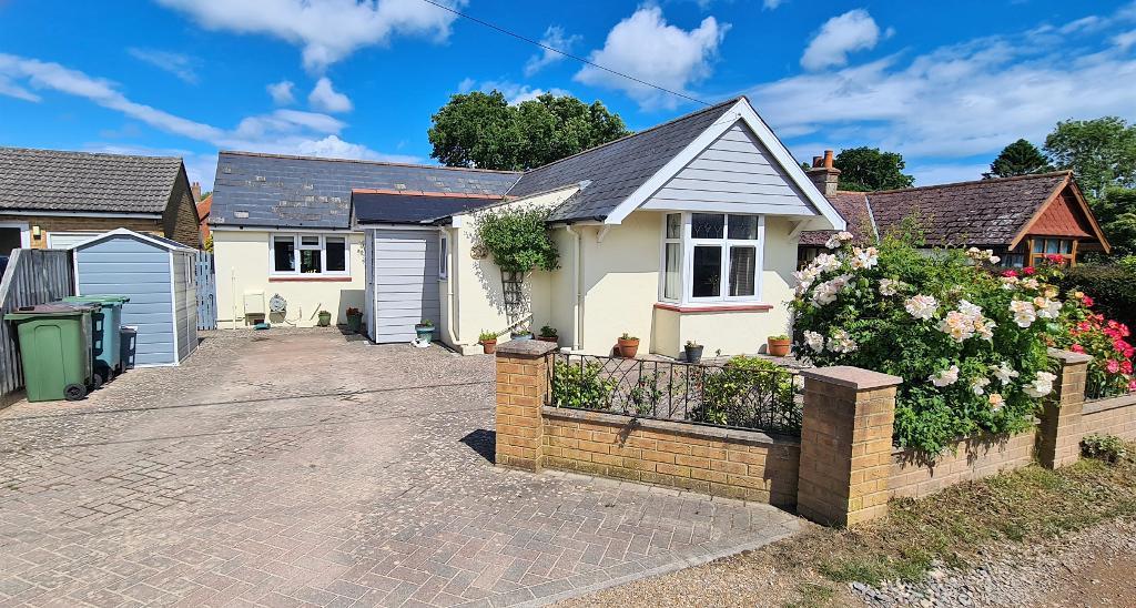 Manna Road, Bembridge, Isle of Wight... 3 bed detached bungalow £470,000
