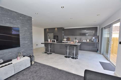 37 Burden Road, Wirral, CH46 6BG