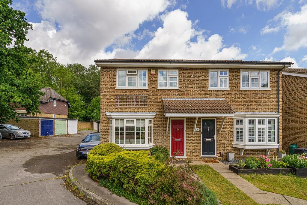 Sedgewood Close, Bromley, BR2 3 bed semidetached house £600,000