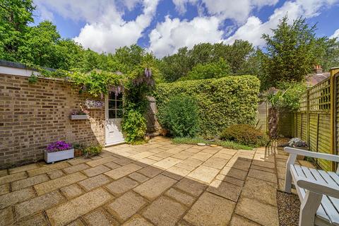 3 Sedgewood Close, Bromley, BR2 7QL