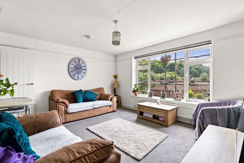 22 Templeside, Temple Ewell, Dover, CT16 3AY