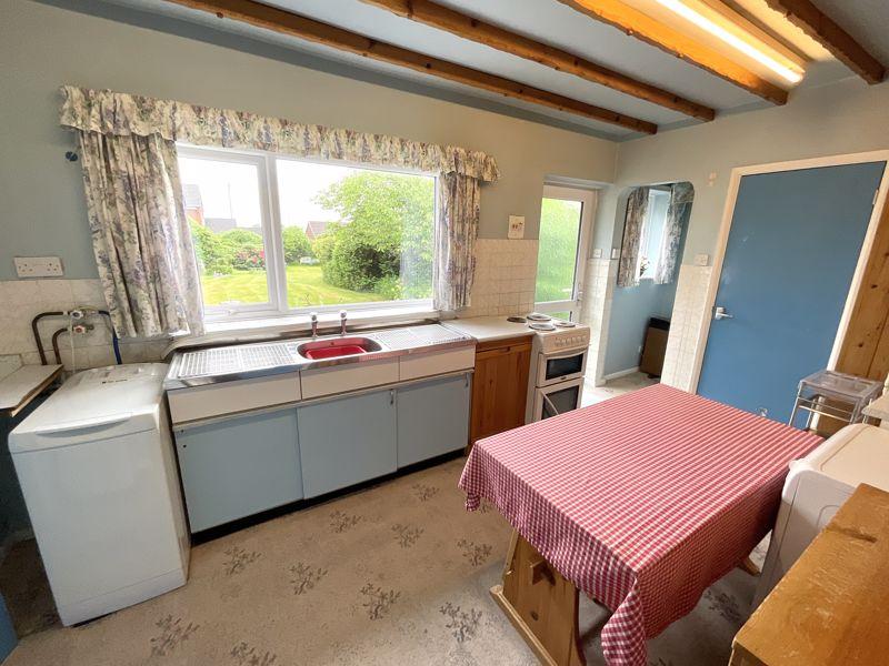 Allerton Road, Trentham 4 bed detached house £399,950