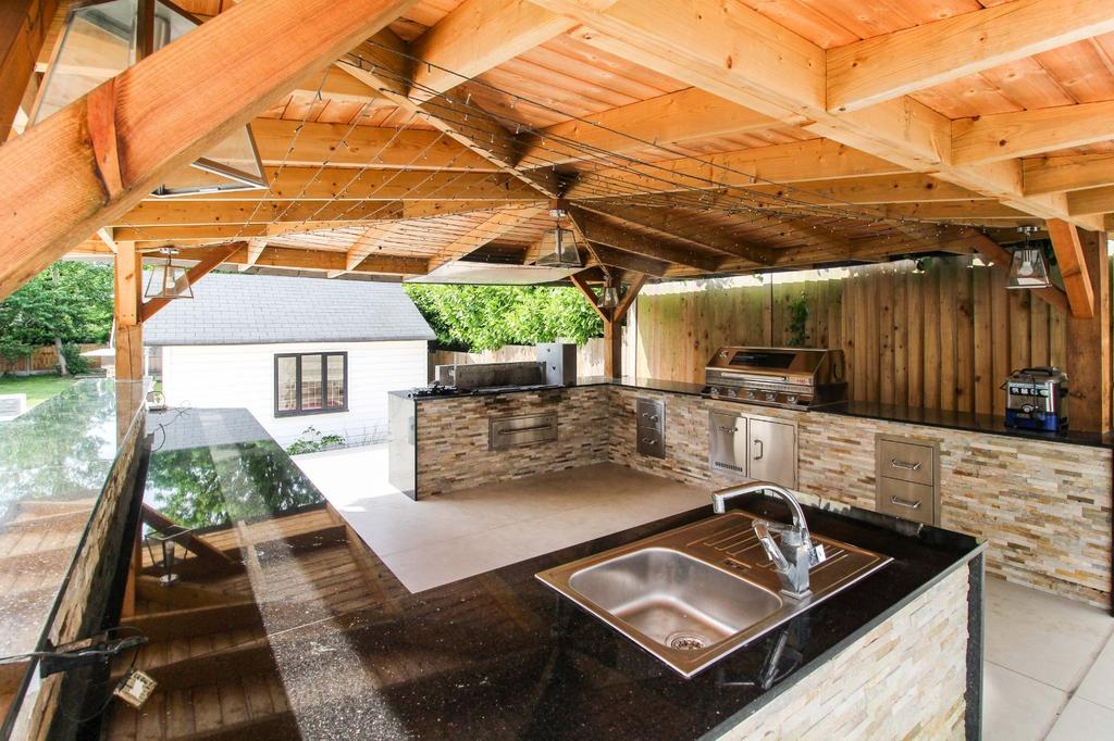 Outdoor Kitchen