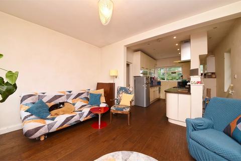 2 bedroom flat for sale - Gainsborough Court, Nether Street, North Finchley, N12