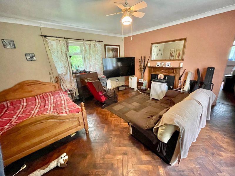 Wynnstay Yard, Ruabon 2 bed bungalow for sale £160,000