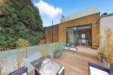 3 bedroom penthouse to rent, Kings Mews, WC1N