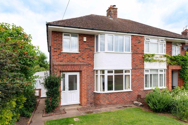 Hinton Road, Hereford, HR2 6BN 3 bed semidetached house for sale £