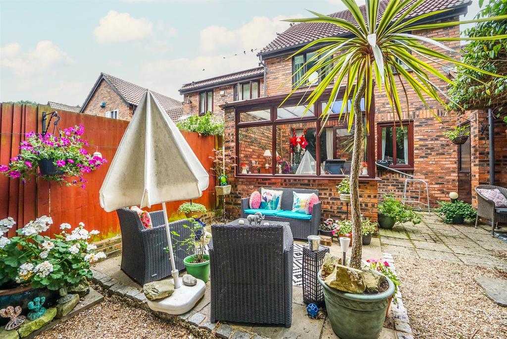 Albourne Close, St. LeonardsOnSea 3 bed semidetached house £325,000