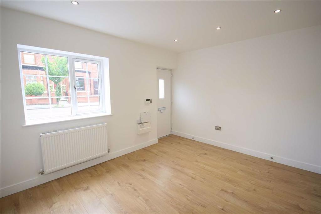 Culcheth Lane, Newton Heath 3 bed semidetached house £1,100 pcm (£