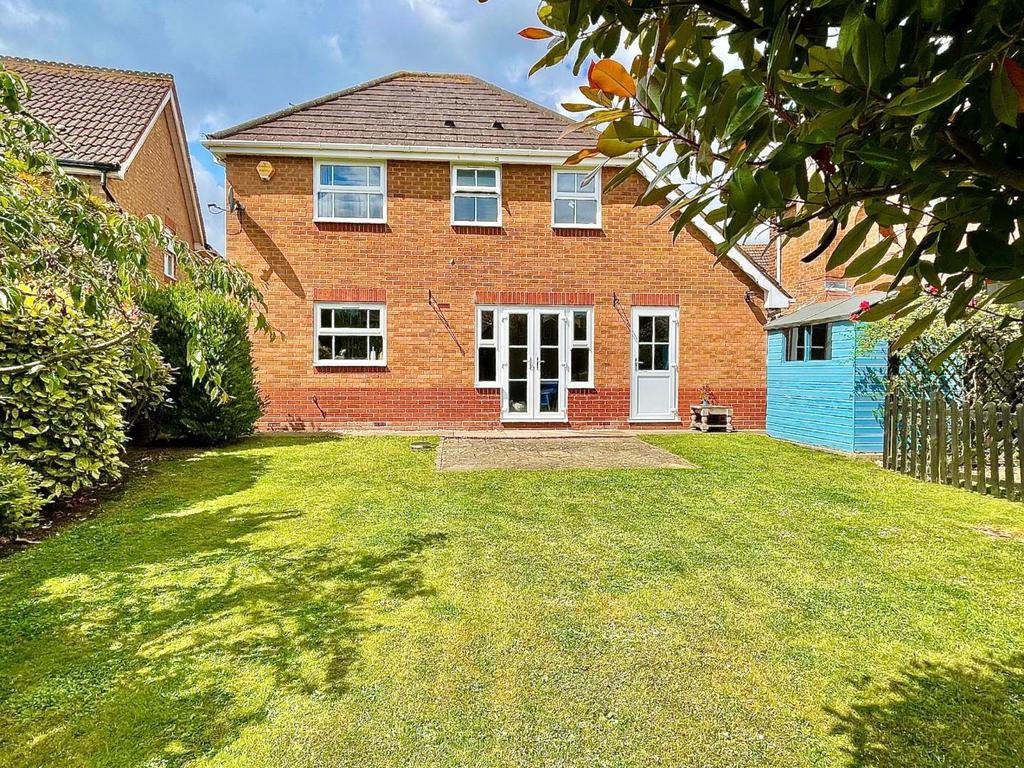 The Ashway, Brixworth... 4 bed detached house £390,000