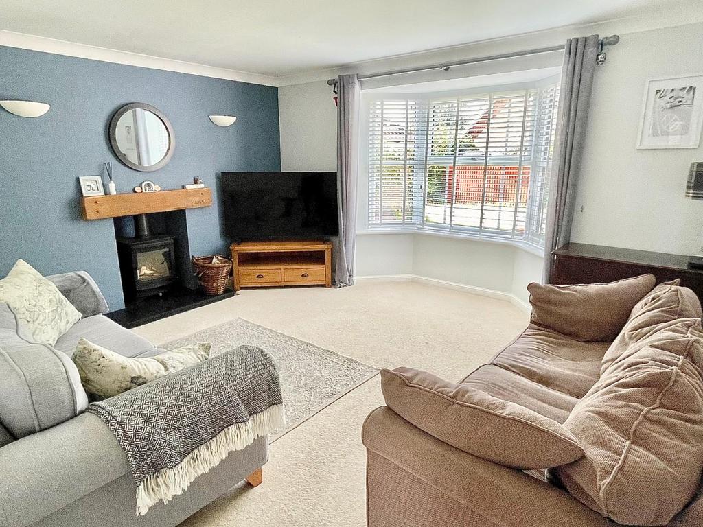 The Ashway, Brixworth... 4 bed detached house £390,000