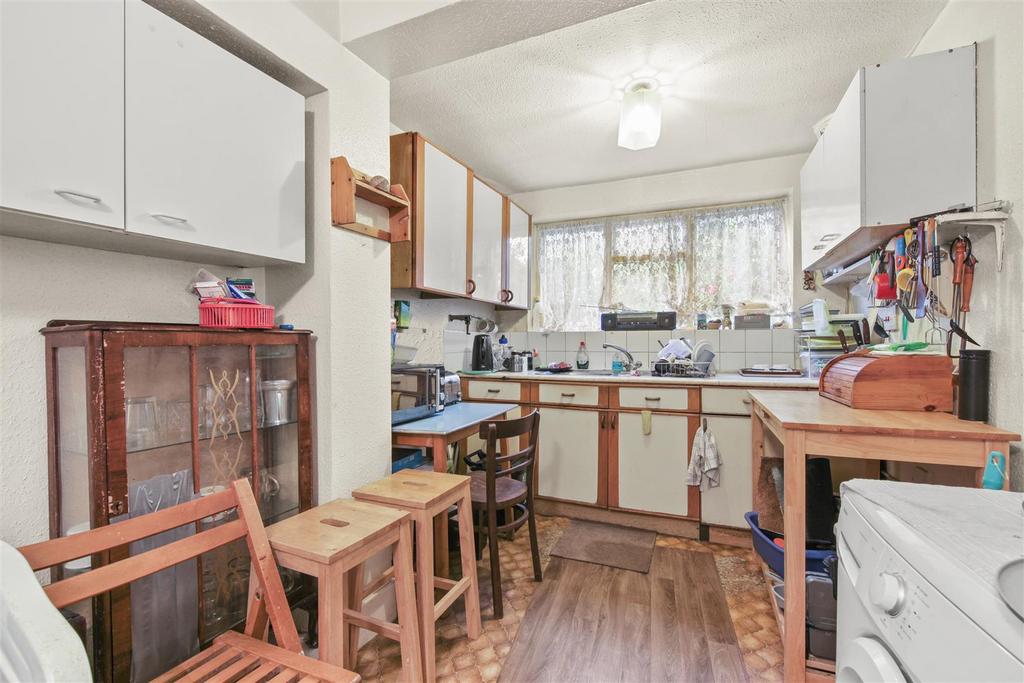 Large through kitchen/diner