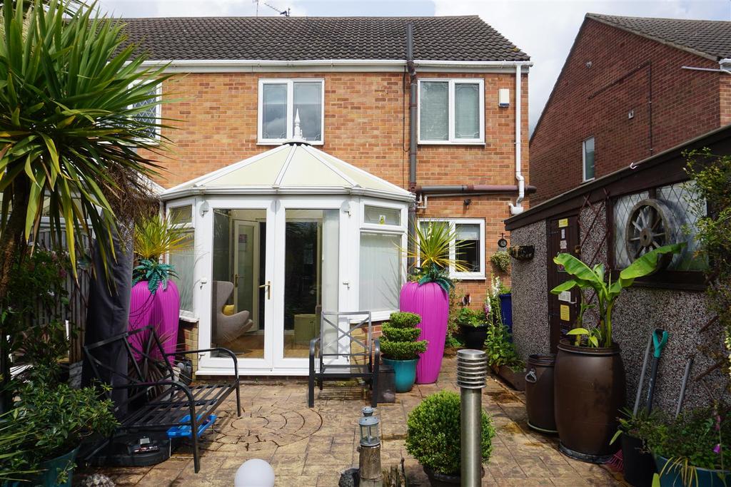 Skellow Road, Carcroft, Doncaster 3 bed semidetached house £169,950