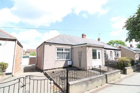 2 bedroom semi-detached bungalow for sale - Whinfield Road, Darlington