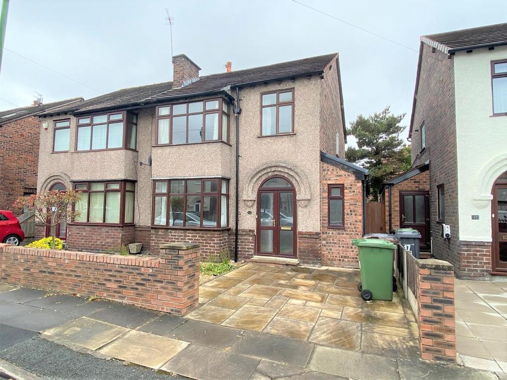 Melrose Avenue, Crosby, Liverpool 3 bed semidetached house £1,200