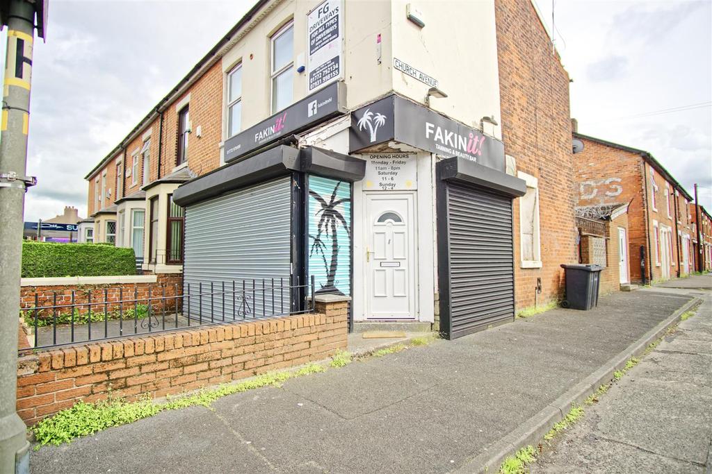 Retail Property to Let on New Hall Lane, Preston Retail property (high