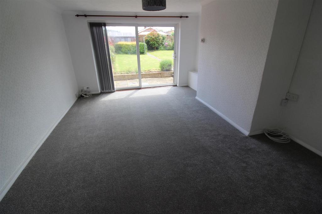 Cromwell Crescent, Market Harborough 2 bed semidetached bungalow £